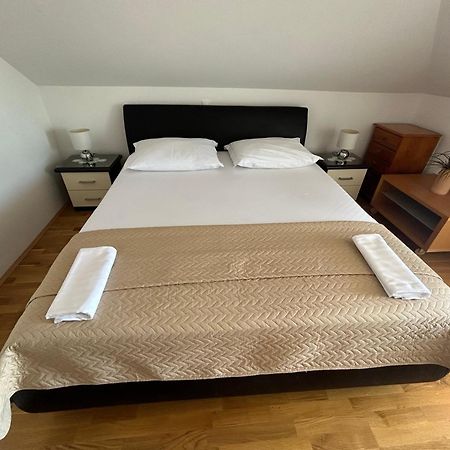 Apartments Sanda 2 Promajna Bagian luar foto