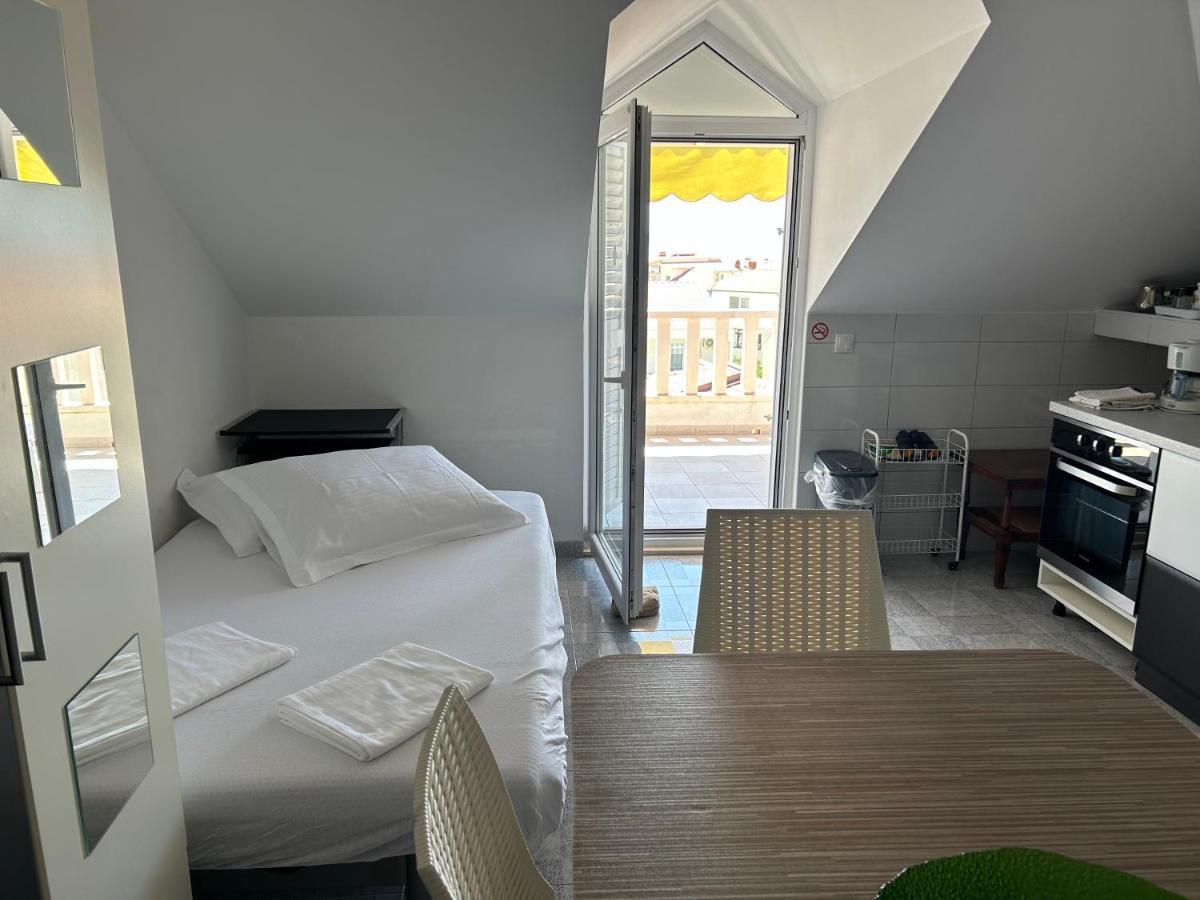 Apartments Sanda 2 Promajna Bagian luar foto