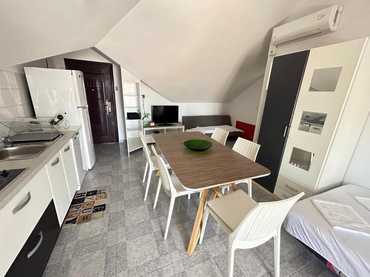 Apartments Sanda 2 Promajna Bagian luar foto