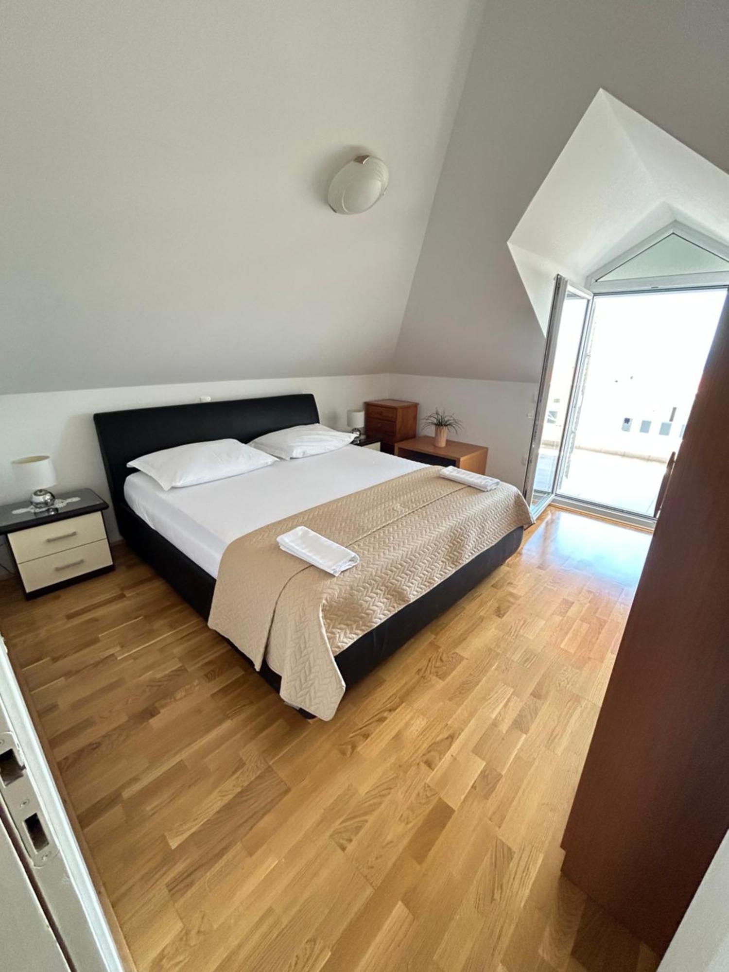 Apartments Sanda 2 Promajna Bagian luar foto
